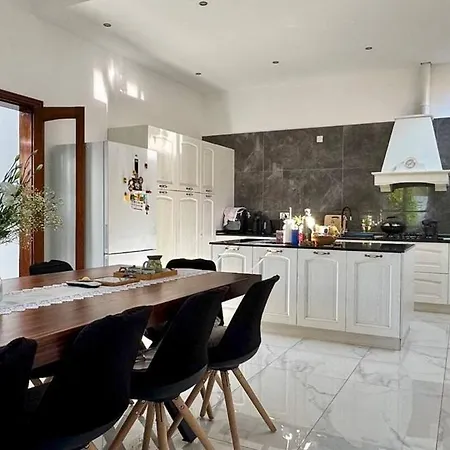 Lu Bartolo - Lily Pansiyon *