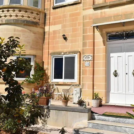 Secret - Lily Homestay Tarxien