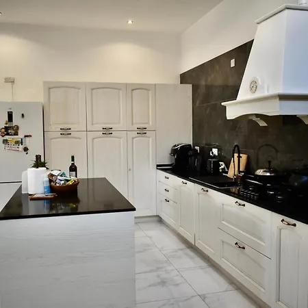 Privatunterkunft Secret - Lily Tarxien