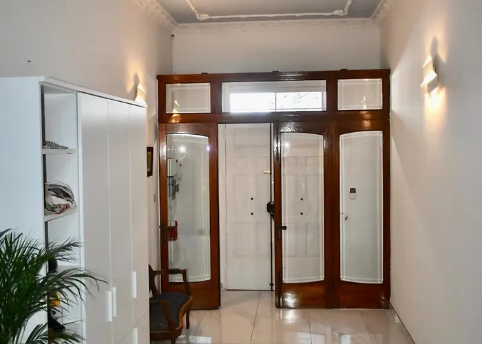 Homestay Secret - Lily