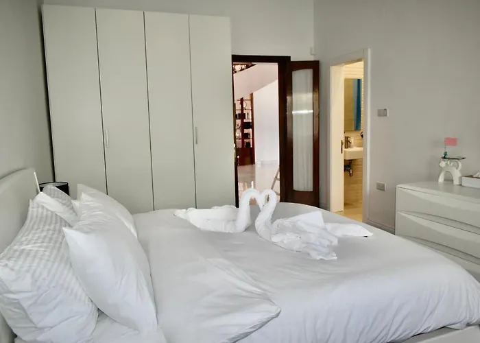 Homestay Secret - Lily