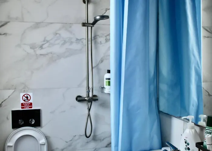 Homestay Secret - Lily Tarxien