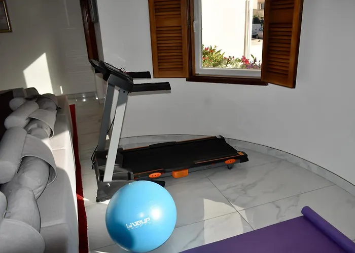 Homestay Secret - Lily